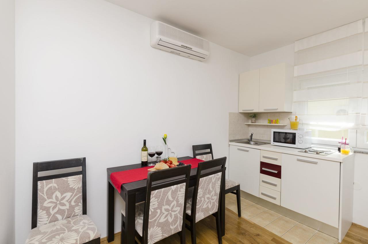 Apartments Maja Округ-Доньи Экстерьер фото